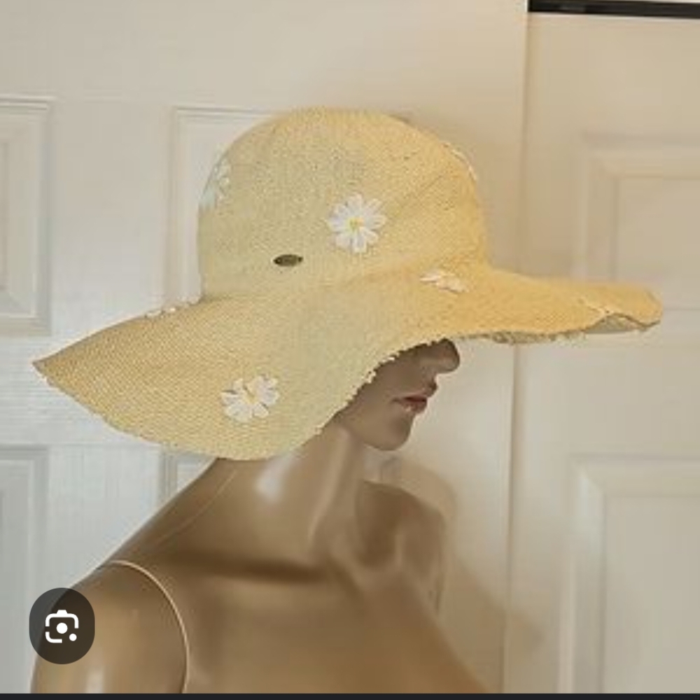 Scala Wide-Brim Straw Sun Hat with White Daisy Appliqués - Pale Yellow